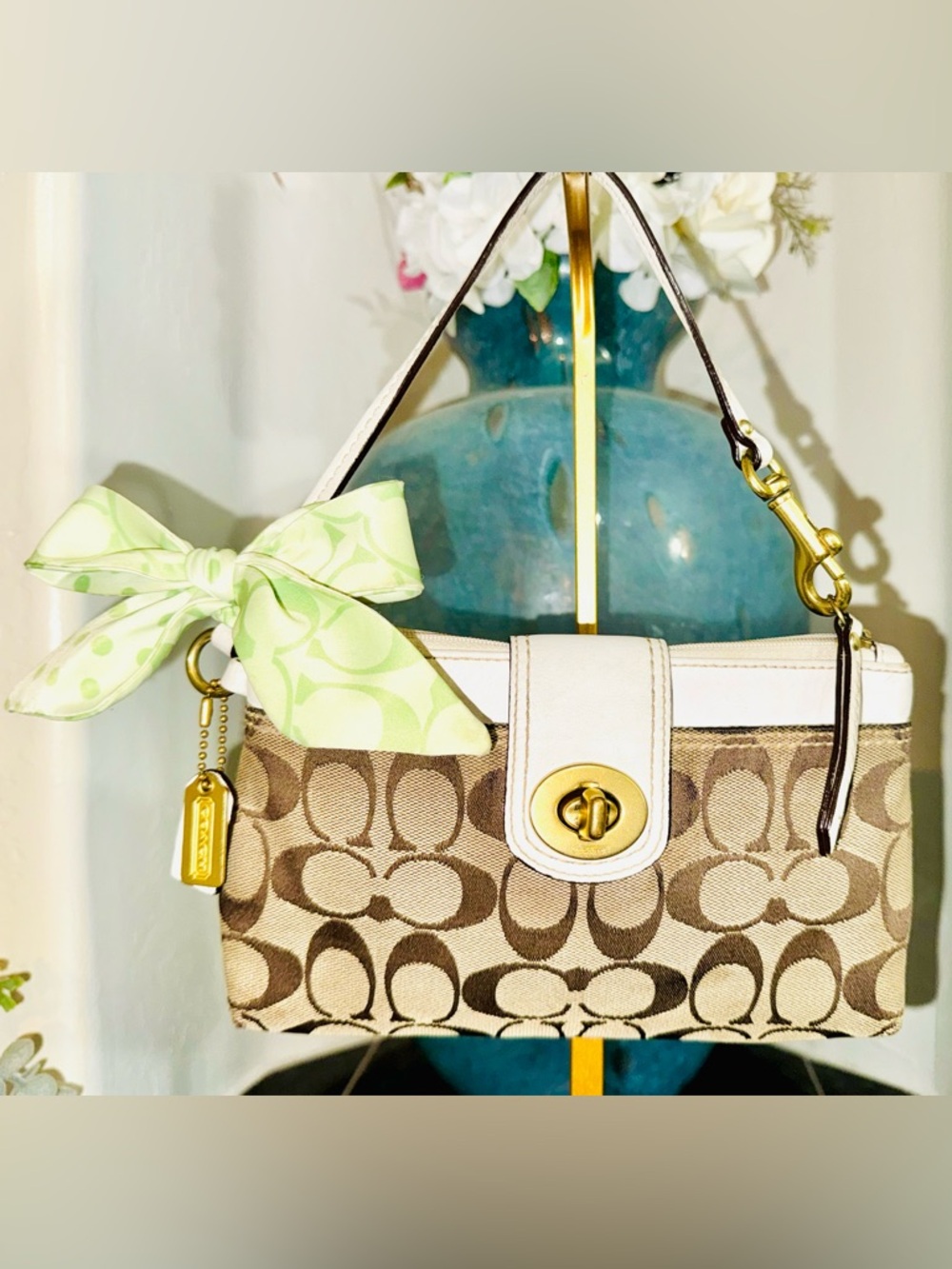 Coach Hampton Signature Wristlet mini-bag twist-lock Vintage 2 Hangtags Bow GUC